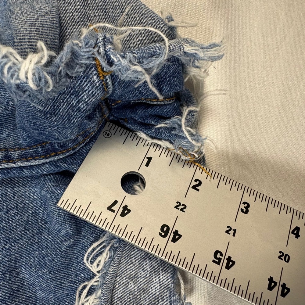 Cotton On High Rise Mom Denim Shorts Blue Distressed Raw Hem Size 6 - Picture 6 of 7